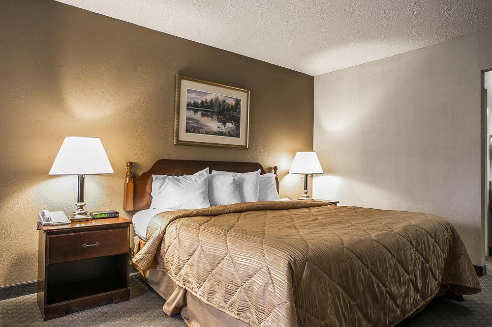 Quality Inn & Suites Santee Extérieur photo