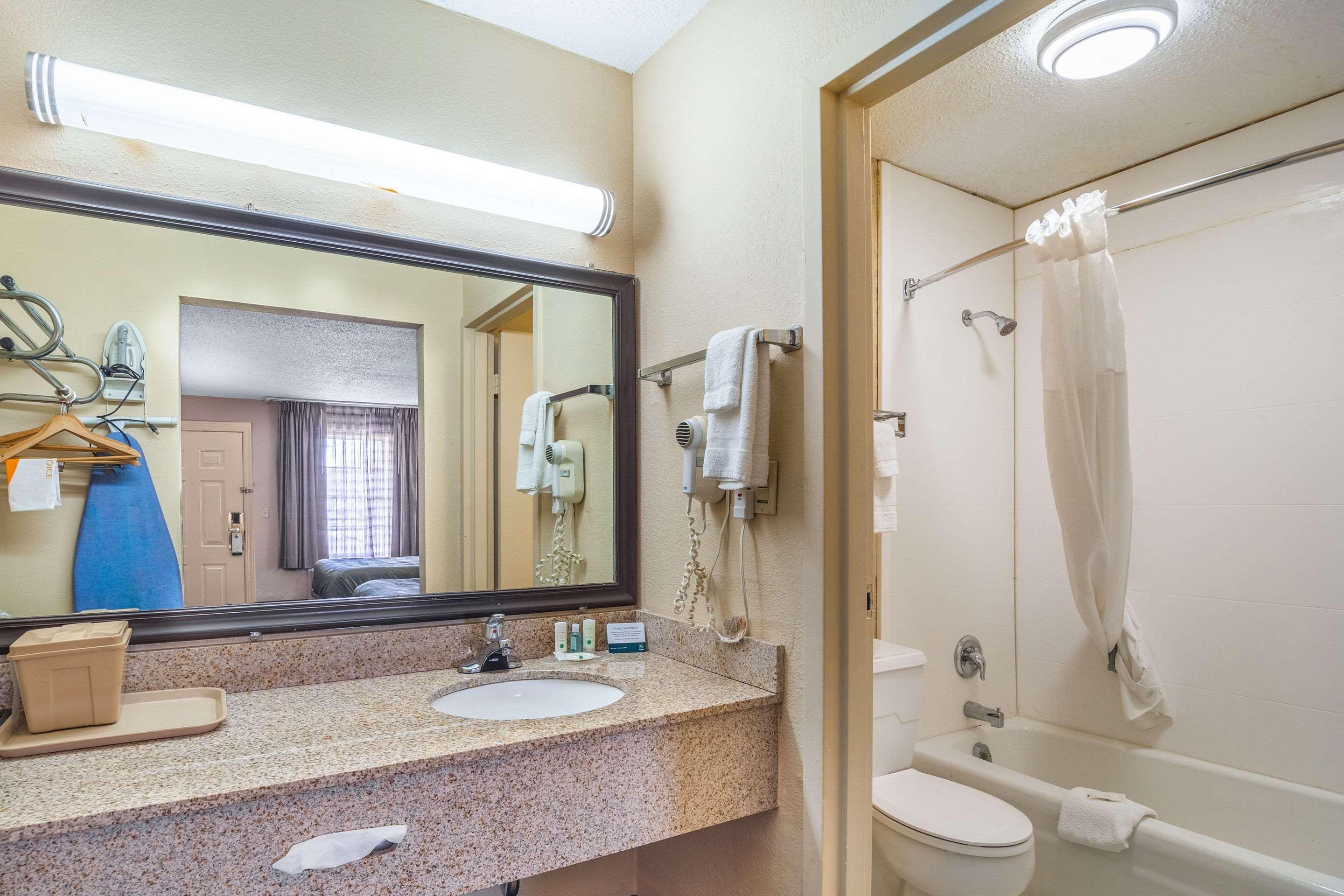 Quality Inn & Suites Santee Extérieur photo