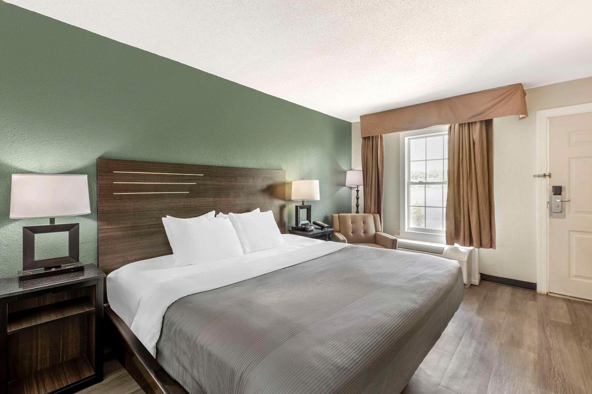 Quality Inn & Suites Santee Extérieur photo