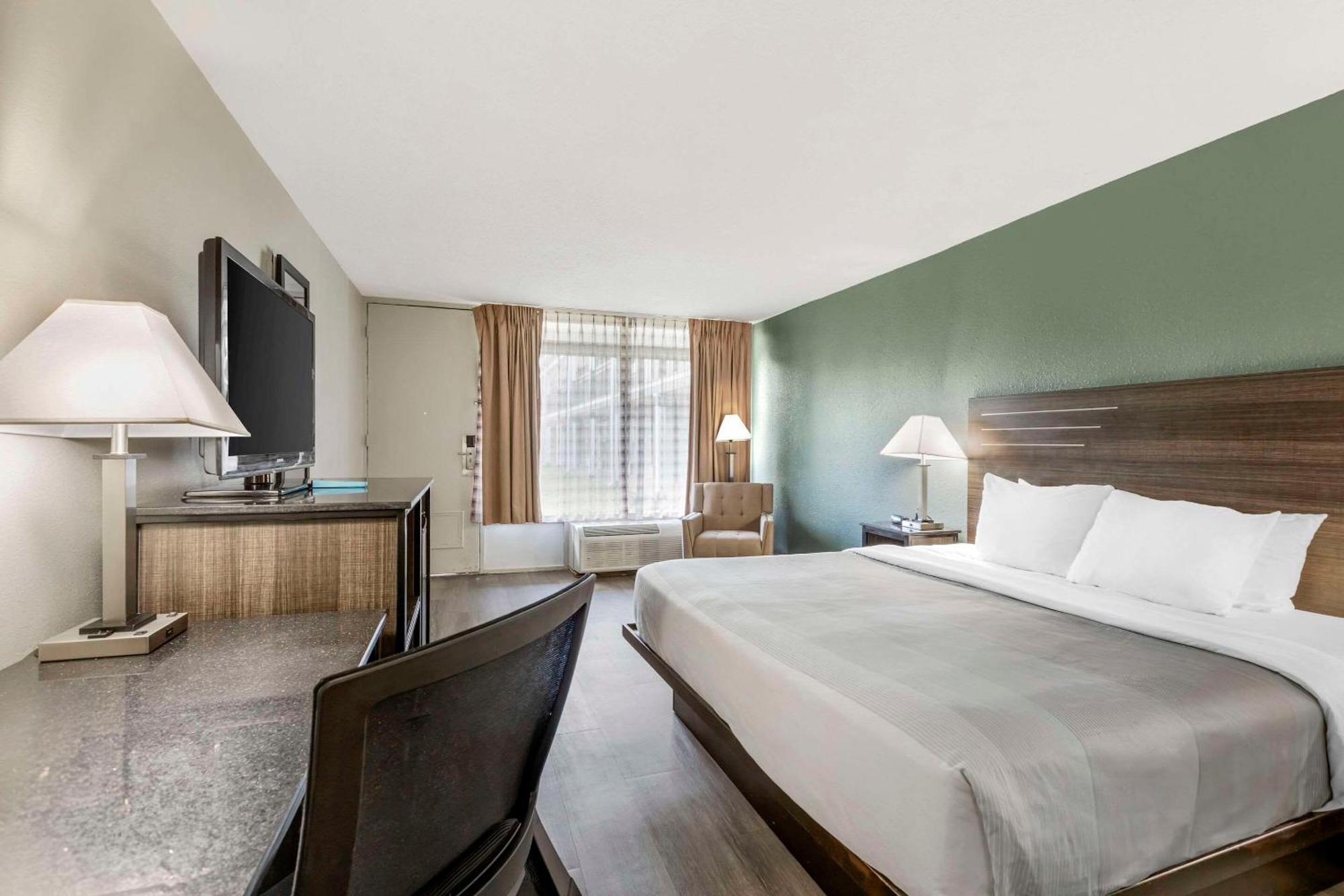 Quality Inn & Suites Santee Extérieur photo